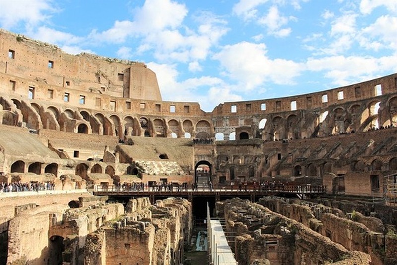 Interno del Colosseo a Roma