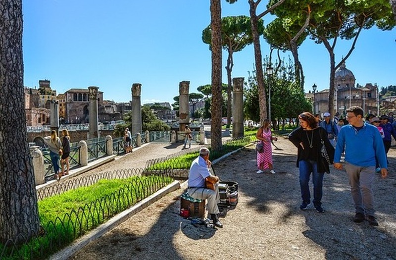 Musicista di strada a Roma