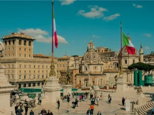 Visitare Piazza Venezia: cosa vedere, terrazze panoramiche e itinerario nei dintorni
